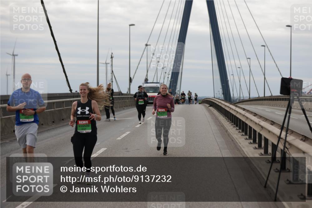 03.10.2025 - Köhlbrandbrückenlauf Jannik Wohlers http://msf.ph/oto/9137232 03.10.2025 16:07:27 Position 1 9255, 8186 meine-sportfotos.de