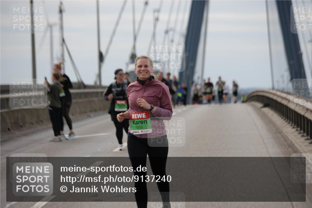 03.10.2025 - Köhlbrandbrückenlauf Jannik Wohlers http://msf.ph/oto/9137240 03.10.2025 16:07:28 Position 1 7833 meine-sportfotos.de