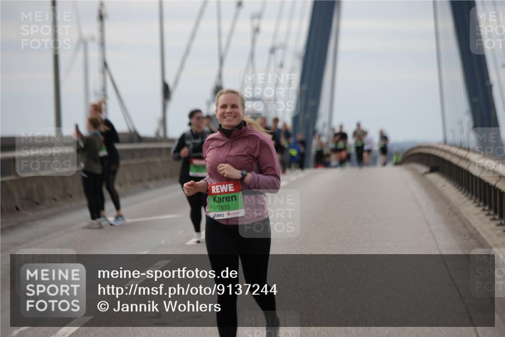 03.10.2025 - Köhlbrandbrückenlauf Jannik Wohlers http://msf.ph/oto/9137244 03.10.2025 16:07:28 Position 1 7833 meine-sportfotos.de