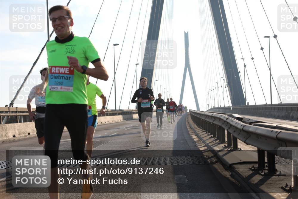 03.10.2025 - Köhlbrandbrückenlauf Yannick Fuchs http://msf.ph/oto/9137246 03.10.2025 08:21:10 Position 2 3262 meine-sportfotos.de