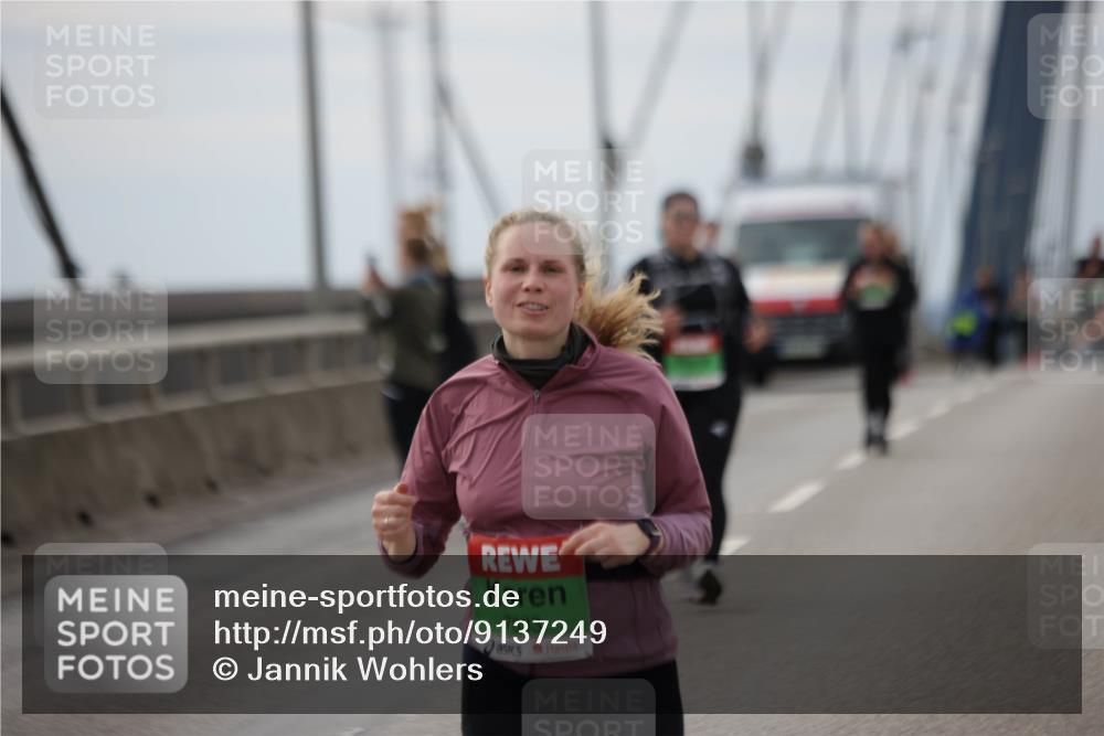 03.10.2025 - Köhlbrandbrückenlauf Jannik Wohlers http://msf.ph/oto/9137249 03.10.2025 16:07:29 Position 1 7833 meine-sportfotos.de