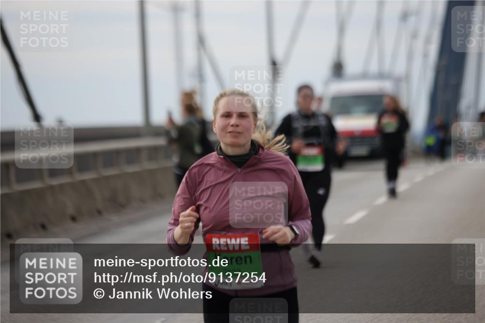 03.10.2025 - Köhlbrandbrückenlauf Jannik Wohlers http://msf.ph/oto/9137254 03.10.2025 16:07:29 Position 1 7833 meine-sportfotos.de