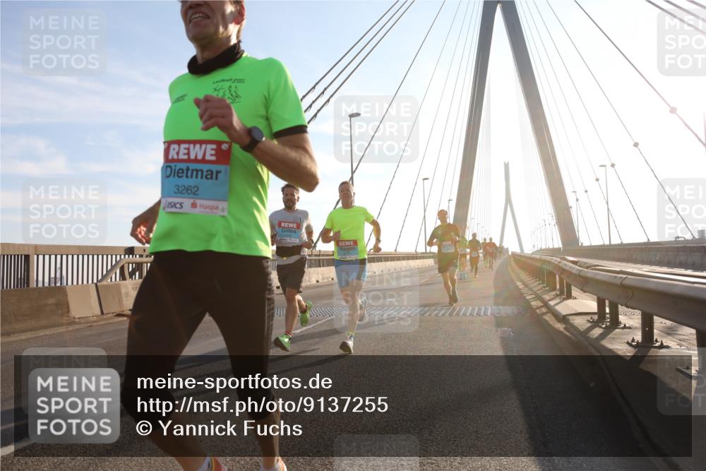 03.10.2025 - Köhlbrandbrückenlauf Yannick Fuchs http://msf.ph/oto/9137255 03.10.2025 08:21:11 Position 2 3262 meine-sportfotos.de