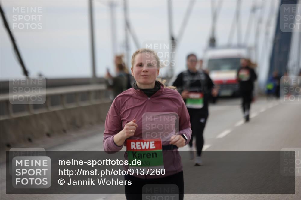 03.10.2025 - Köhlbrandbrückenlauf Jannik Wohlers http://msf.ph/oto/9137260 03.10.2025 16:07:29 Position 1 7833 meine-sportfotos.de