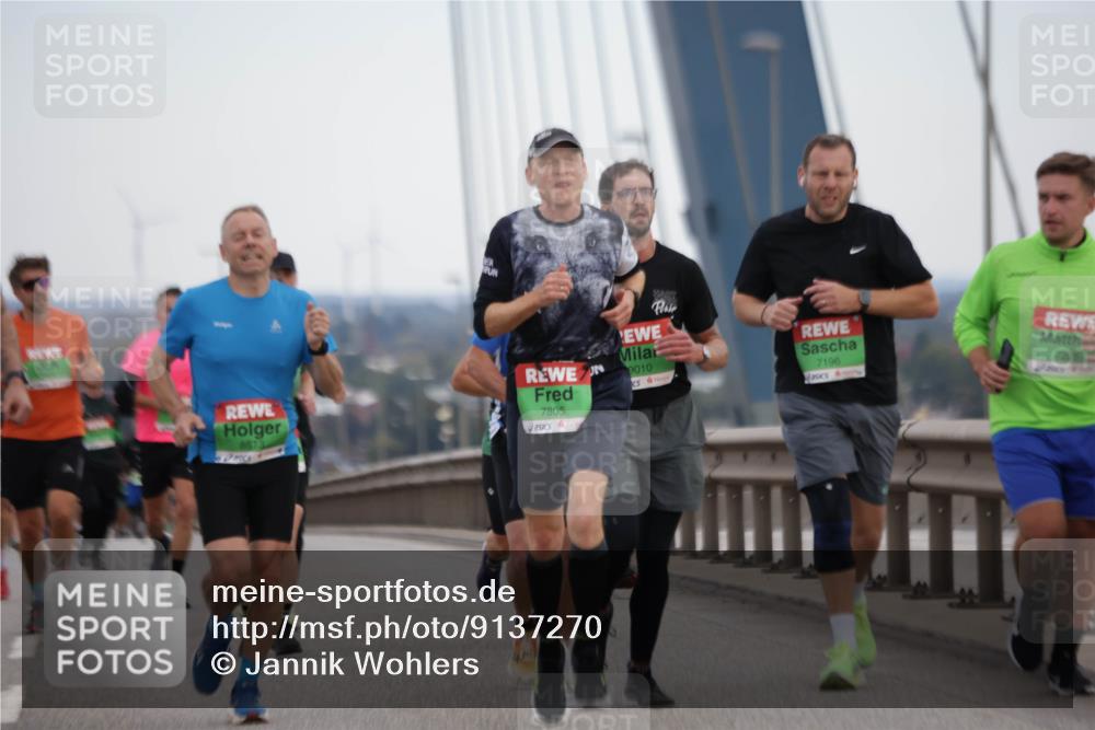 03.10.2025 - Köhlbrandbrückenlauf Jannik Wohlers http://msf.ph/oto/9137270 03.10.2025 15:25:01 Position 1 9010, 8813, 7805, 7196, 7206 meine-sportfotos.de