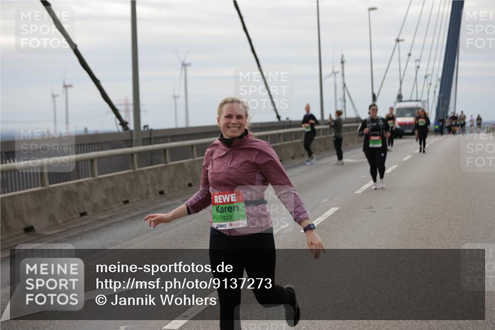 03.10.2025 - Köhlbrandbrückenlauf Jannik Wohlers http://msf.ph/oto/9137273 03.10.2025 16:07:30 Position 1 7833 meine-sportfotos.de