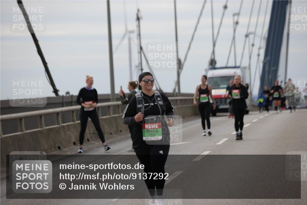 03.10.2025 - Köhlbrandbrückenlauf Jannik Wohlers http://msf.ph/oto/9137292 03.10.2025 16:07:32 Position 1 8510 meine-sportfotos.de