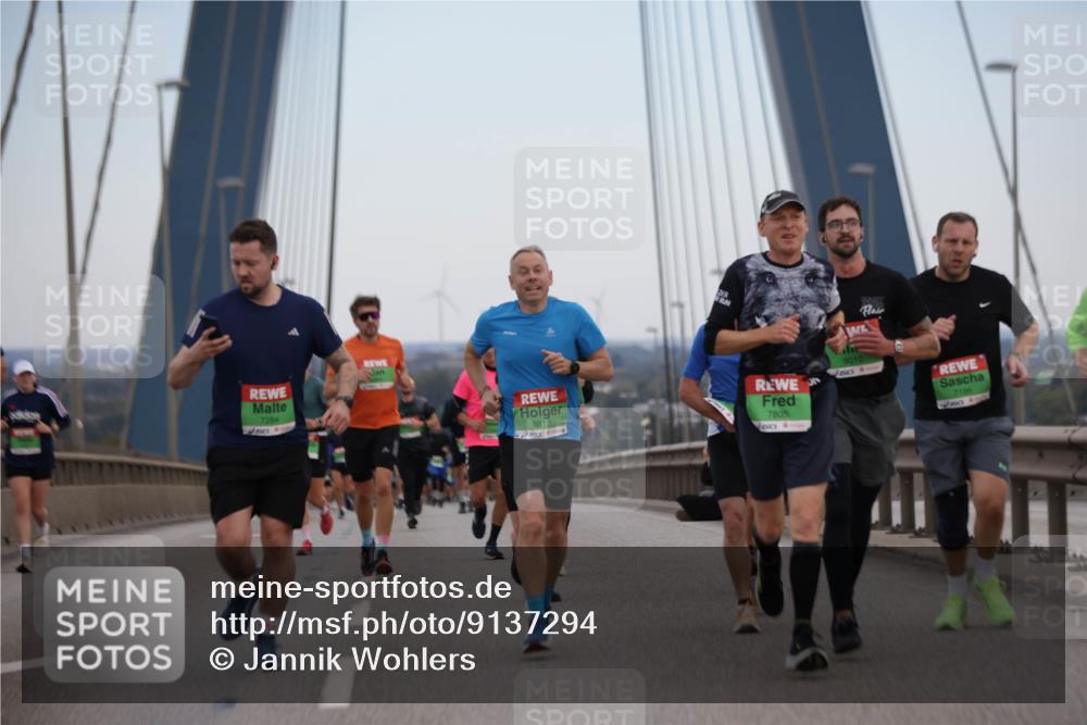 03.10.2025 - Köhlbrandbrückenlauf Jannik Wohlers http://msf.ph/oto/9137294 03.10.2025 15:25:02 Position 1 7284, 8813, 7805, 9010 meine-sportfotos.de