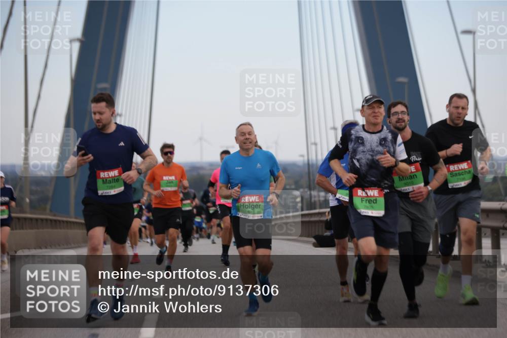 03.10.2025 - Köhlbrandbrückenlauf Jannik Wohlers http://msf.ph/oto/9137306 03.10.2025 15:25:02 Position 1 7284, 3813, 7805, 9010, 7196 meine-sportfotos.de