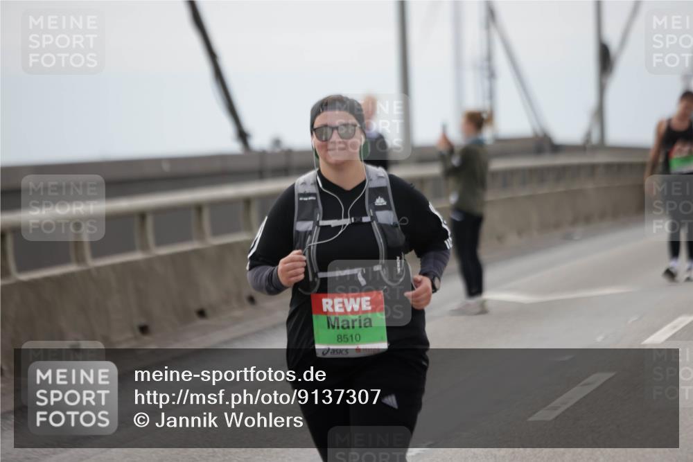 03.10.2025 - Köhlbrandbrückenlauf Jannik Wohlers http://msf.ph/oto/9137307 03.10.2025 16:07:33 Position 1 8510 meine-sportfotos.de