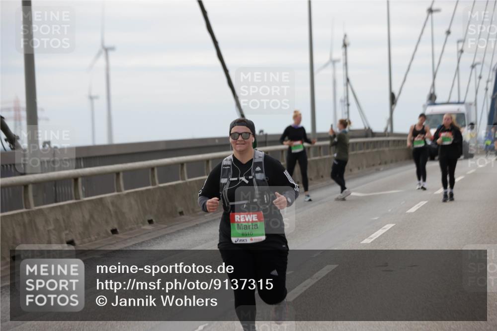 03.10.2025 - Köhlbrandbrückenlauf Jannik Wohlers http://msf.ph/oto/9137315 03.10.2025 16:07:34 Position 1 8510 meine-sportfotos.de
