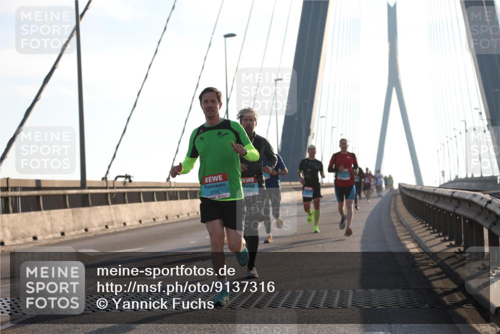 03.10.2025 - Köhlbrandbrückenlauf Yannick Fuchs http://msf.ph/oto/9137316 03.10.2025 08:21:14 Position 2 2705, 1184 meine-sportfotos.de