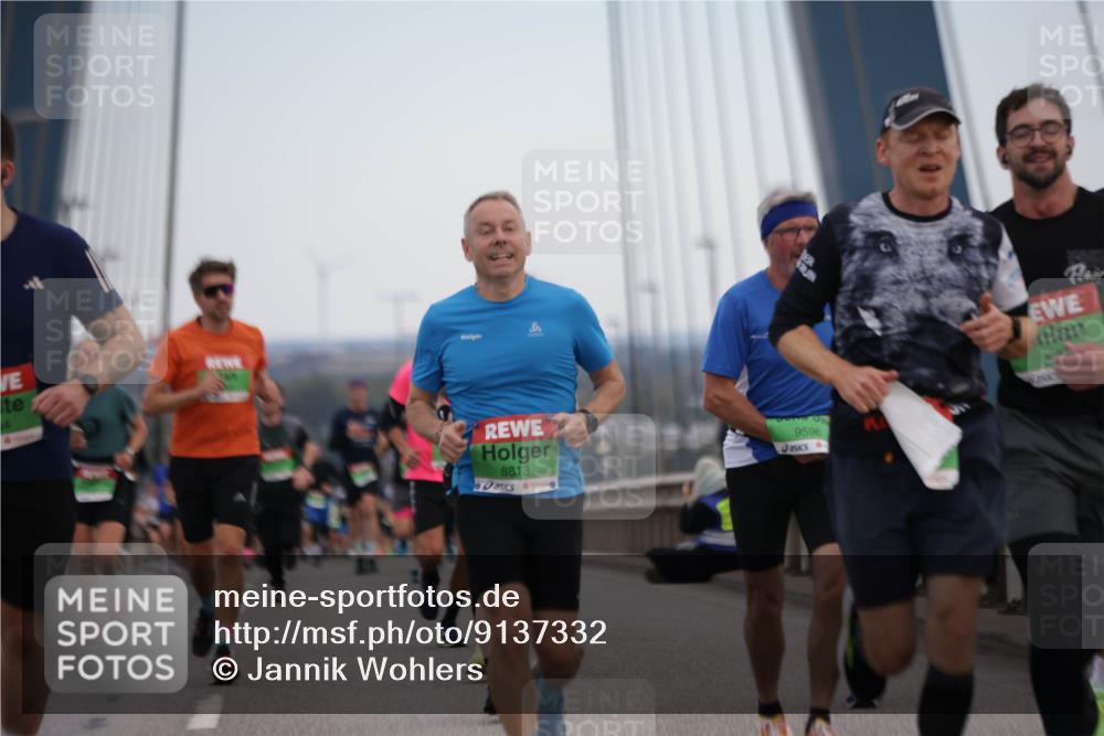 03.10.2025 - Köhlbrandbrückenlauf Jannik Wohlers http://msf.ph/oto/9137332 03.10.2025 15:25:02 Position 1 8813, 9596 meine-sportfotos.de