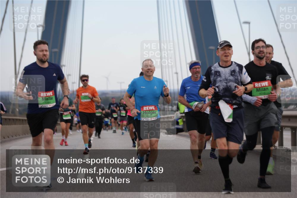 03.10.2025 - Köhlbrandbrückenlauf Jannik Wohlers http://msf.ph/oto/9137339 03.10.2025 15:25:03 Position 1 7284, 8813, 9010 meine-sportfotos.de