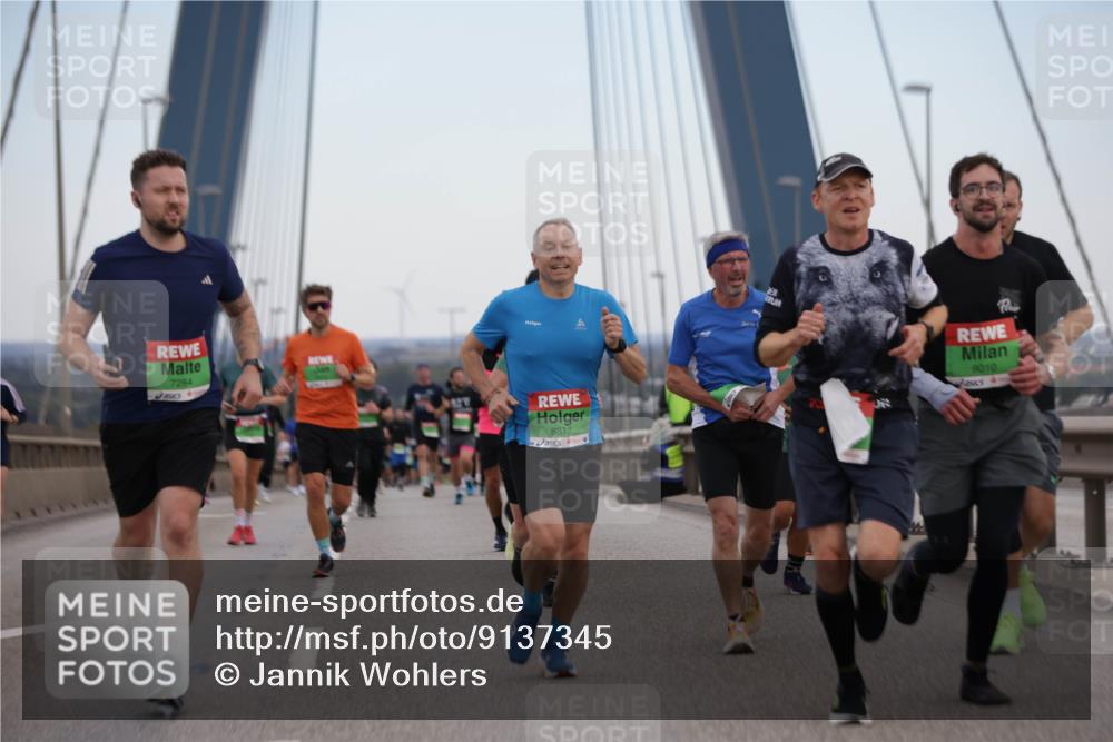03.10.2025 - Köhlbrandbrückenlauf Jannik Wohlers http://msf.ph/oto/9137345 03.10.2025 15:25:03 Position 1 7284, 8813, 9010 meine-sportfotos.de