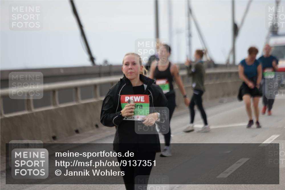 03.10.2025 - Köhlbrandbrückenlauf Jannik Wohlers http://msf.ph/oto/9137351 03.10.2025 16:07:40 Position 1 30 meine-sportfotos.de