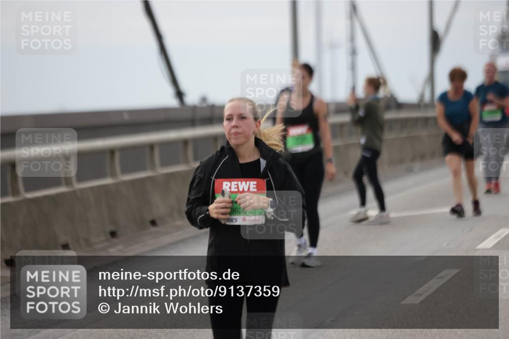 03.10.2025 - Köhlbrandbrückenlauf Jannik Wohlers http://msf.ph/oto/9137359 03.10.2025 16:07:40 Position 1 8630 meine-sportfotos.de