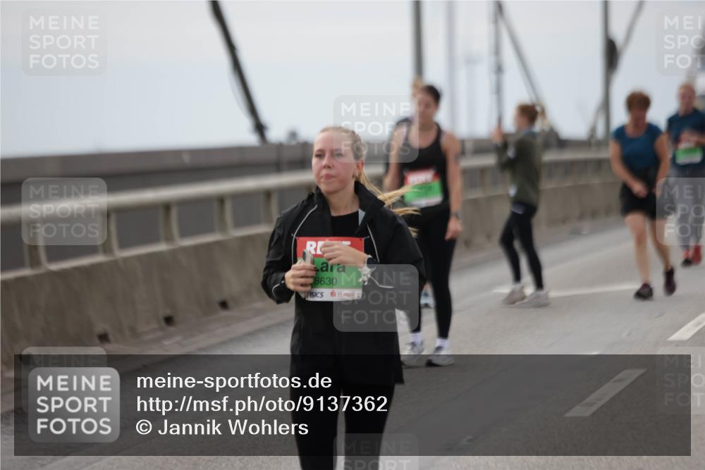 03.10.2025 - Köhlbrandbrückenlauf Jannik Wohlers http://msf.ph/oto/9137362 03.10.2025 16:07:40 Position 1 8630, 3 meine-sportfotos.de