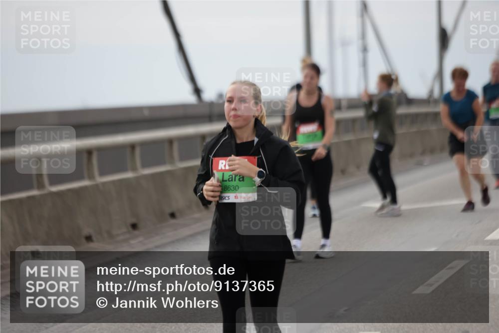03.10.2025 - Köhlbrandbrückenlauf Jannik Wohlers http://msf.ph/oto/9137365 03.10.2025 16:07:40 Position 1 8630 meine-sportfotos.de