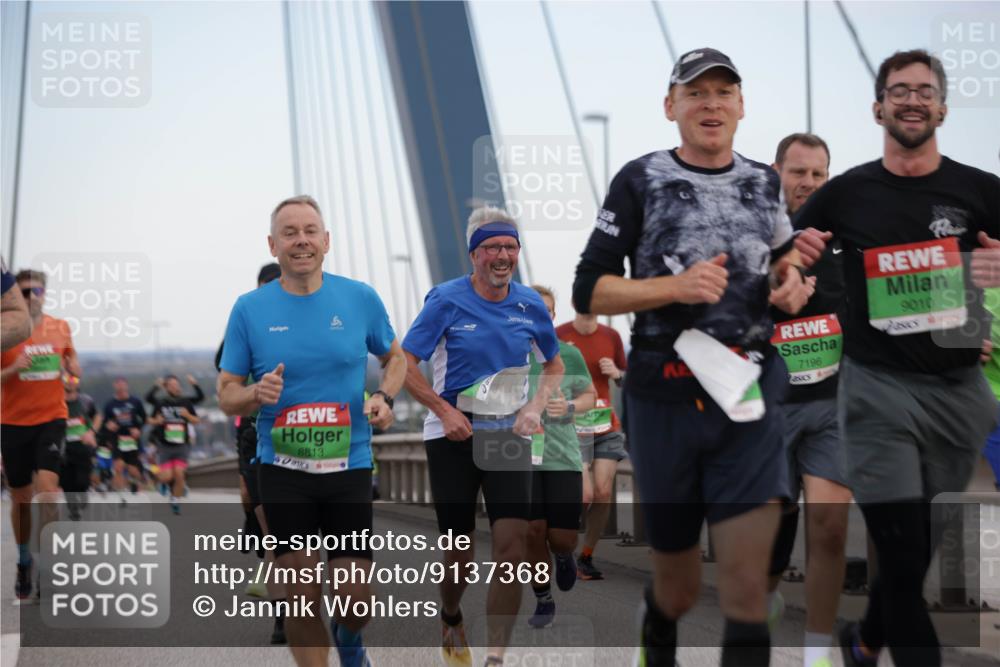 03.10.2025 - Köhlbrandbrückenlauf Jannik Wohlers http://msf.ph/oto/9137368 03.10.2025 15:25:04 Position 1 6, 8813, 7196, 9010 meine-sportfotos.de