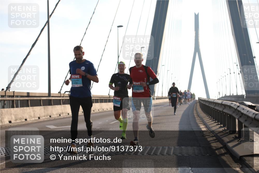 03.10.2025 - Köhlbrandbrückenlauf Yannick Fuchs http://msf.ph/oto/9137373 03.10.2025 08:21:16 Position 2 3756, 3490 meine-sportfotos.de