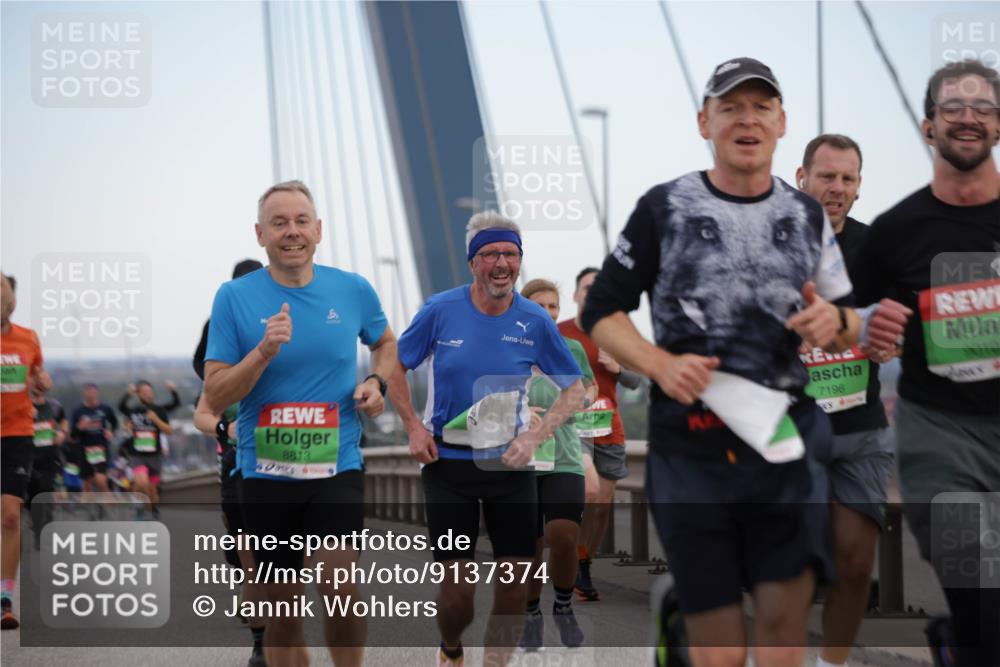 03.10.2025 - Köhlbrandbrückenlauf Jannik Wohlers http://msf.ph/oto/9137374 03.10.2025 15:25:04 Position 1 8813, 7196, 9010 meine-sportfotos.de