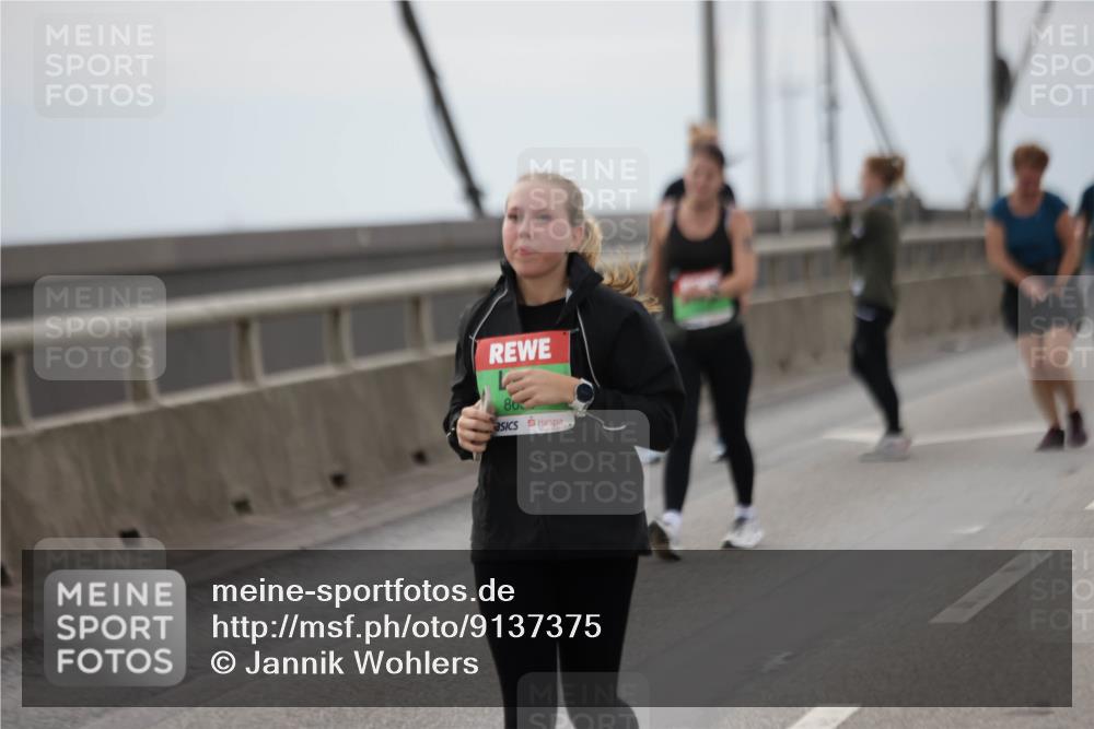 03.10.2025 - Köhlbrandbrückenlauf Jannik Wohlers http://msf.ph/oto/9137375 03.10.2025 16:07:40 Position 1 80 meine-sportfotos.de