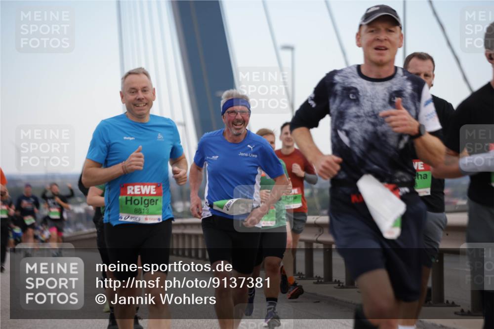 03.10.2025 - Köhlbrandbrückenlauf Jannik Wohlers http://msf.ph/oto/9137381 03.10.2025 15:25:04 Position 1 8813 meine-sportfotos.de