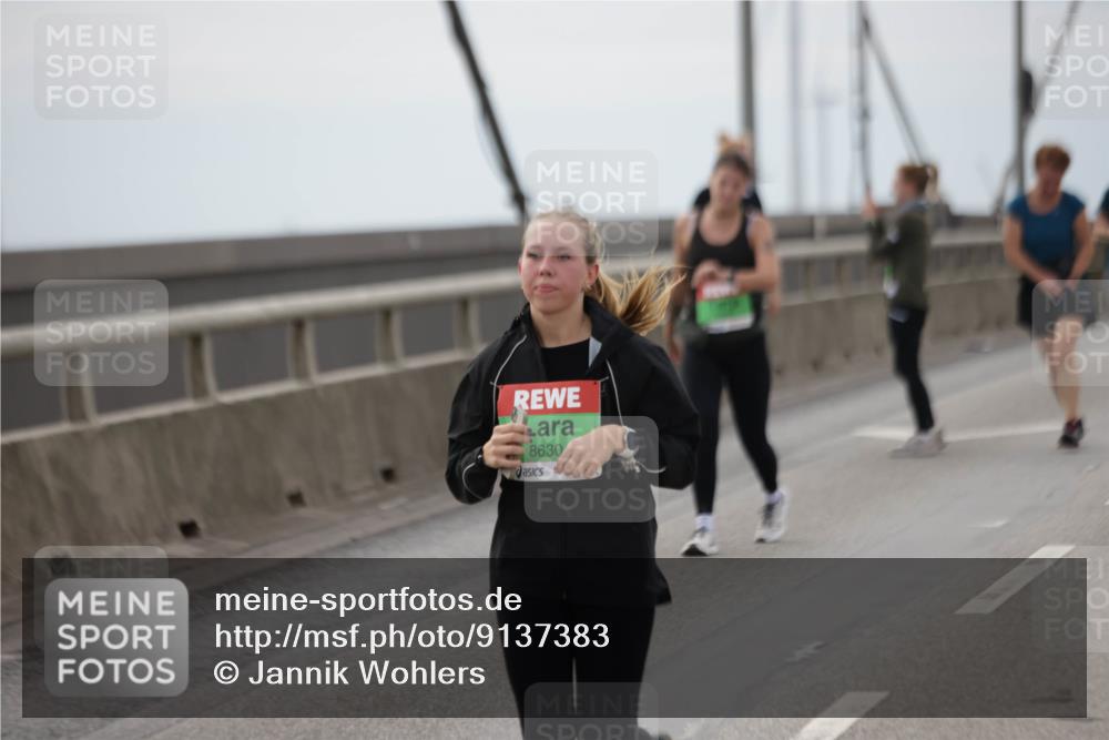 03.10.2025 - Köhlbrandbrückenlauf Jannik Wohlers http://msf.ph/oto/9137383 03.10.2025 16:07:41 Position 1 8630 meine-sportfotos.de
