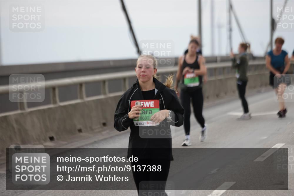 03.10.2025 - Köhlbrandbrückenlauf Jannik Wohlers http://msf.ph/oto/9137388 03.10.2025 16:07:41 Position 1 8630 meine-sportfotos.de