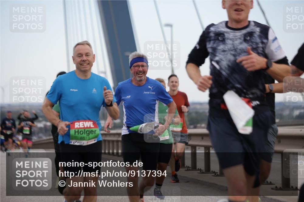 03.10.2025 - Köhlbrandbrückenlauf Jannik Wohlers http://msf.ph/oto/9137394 03.10.2025 15:25:04 Position 1 8813 meine-sportfotos.de