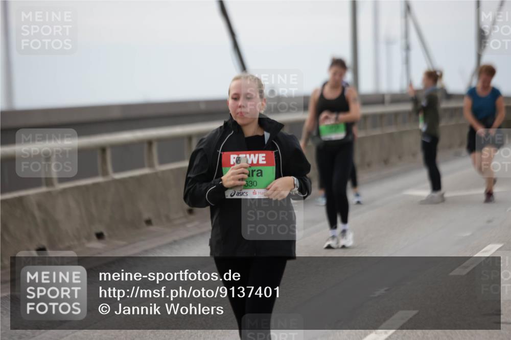 03.10.2025 - Köhlbrandbrückenlauf Jannik Wohlers http://msf.ph/oto/9137401 03.10.2025 16:07:41 Position 1 630 meine-sportfotos.de