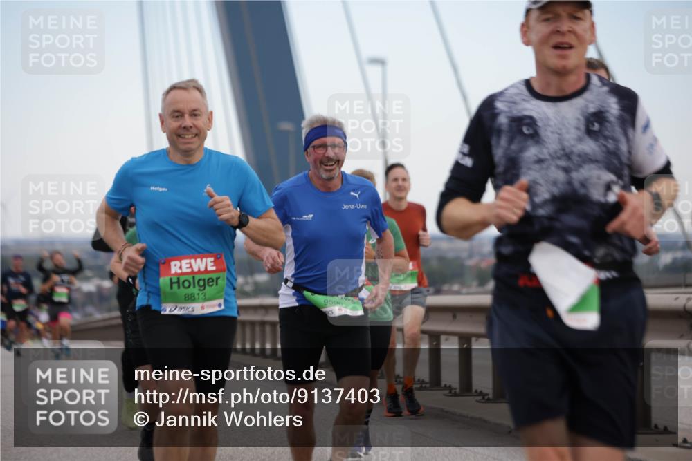 03.10.2025 - Köhlbrandbrückenlauf Jannik Wohlers http://msf.ph/oto/9137403 03.10.2025 15:25:04 Position 1 41, 8813, 9596 meine-sportfotos.de