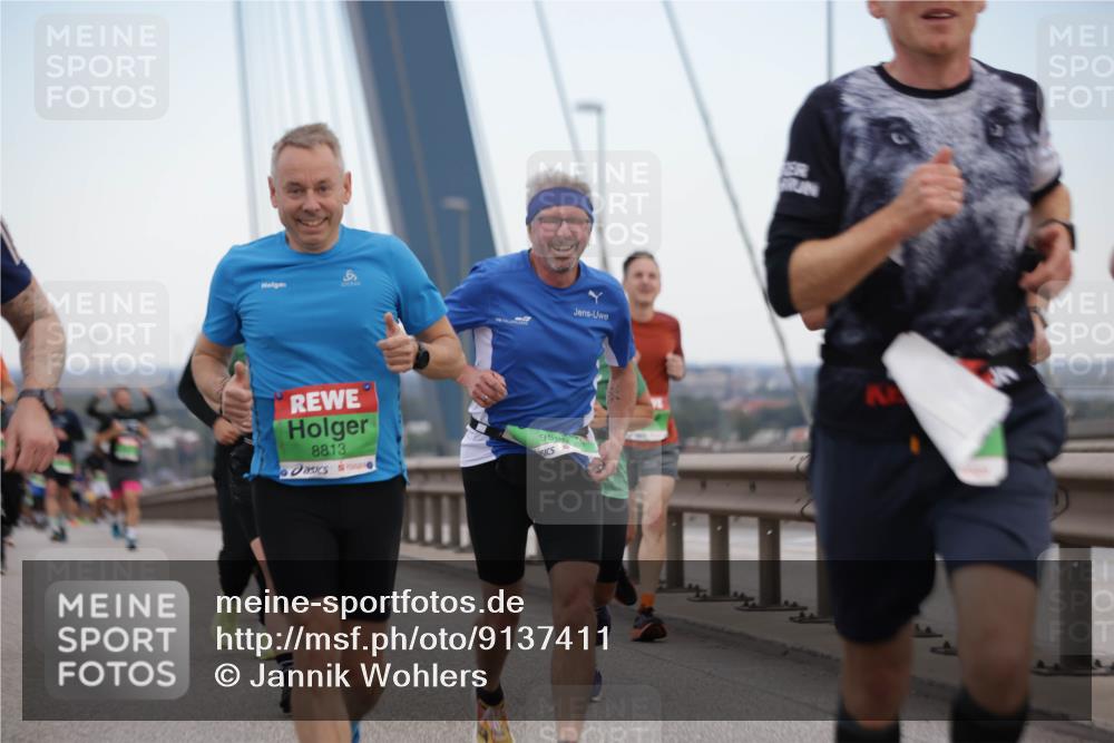 03.10.2025 - Köhlbrandbrückenlauf Jannik Wohlers http://msf.ph/oto/9137411 03.10.2025 15:25:04 Position 1 8813, 9596 meine-sportfotos.de