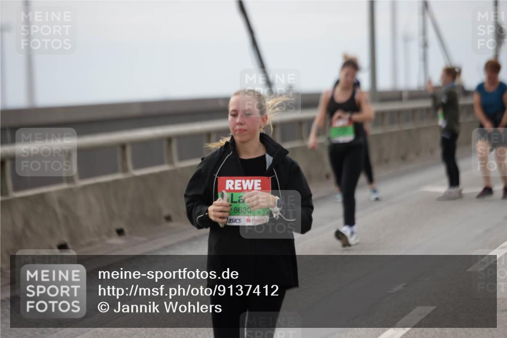 03.10.2025 - Köhlbrandbrückenlauf Jannik Wohlers http://msf.ph/oto/9137412 03.10.2025 16:07:41 Position 1 8630 meine-sportfotos.de