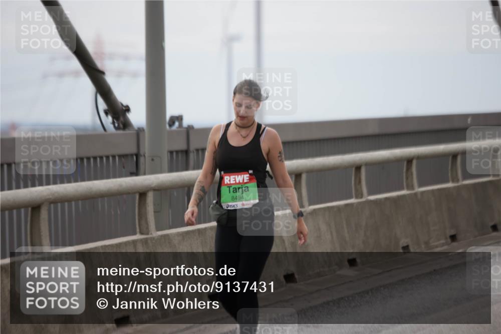 03.10.2025 - Köhlbrandbrückenlauf Jannik Wohlers http://msf.ph/oto/9137431 03.10.2025 16:07:45 Position 1 8494 meine-sportfotos.de