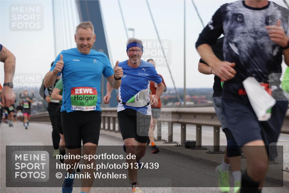 03.10.2025 - Köhlbrandbrückenlauf Jannik Wohlers http://msf.ph/oto/9137439 03.10.2025 15:25:05 Position 1 8813 meine-sportfotos.de