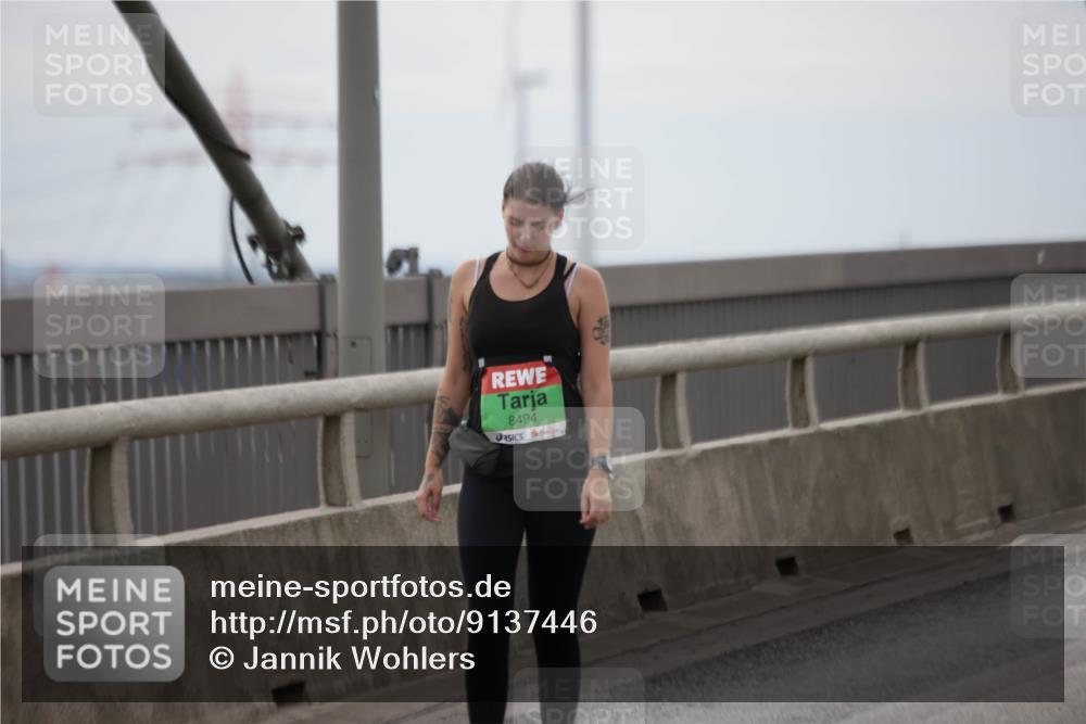 03.10.2025 - Köhlbrandbrückenlauf Jannik Wohlers http://msf.ph/oto/9137446 03.10.2025 16:07:45 Position 1 8494 meine-sportfotos.de