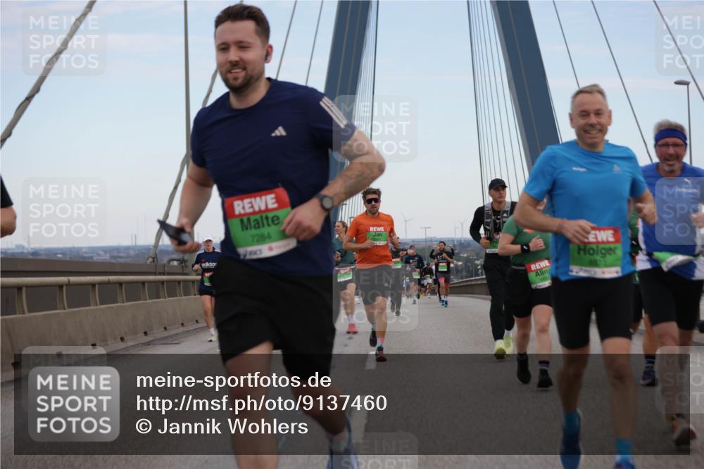03.10.2025 - Köhlbrandbrückenlauf Jannik Wohlers http://msf.ph/oto/9137460 03.10.2025 15:25:05 Position 1 7284, 7365, 88 meine-sportfotos.de