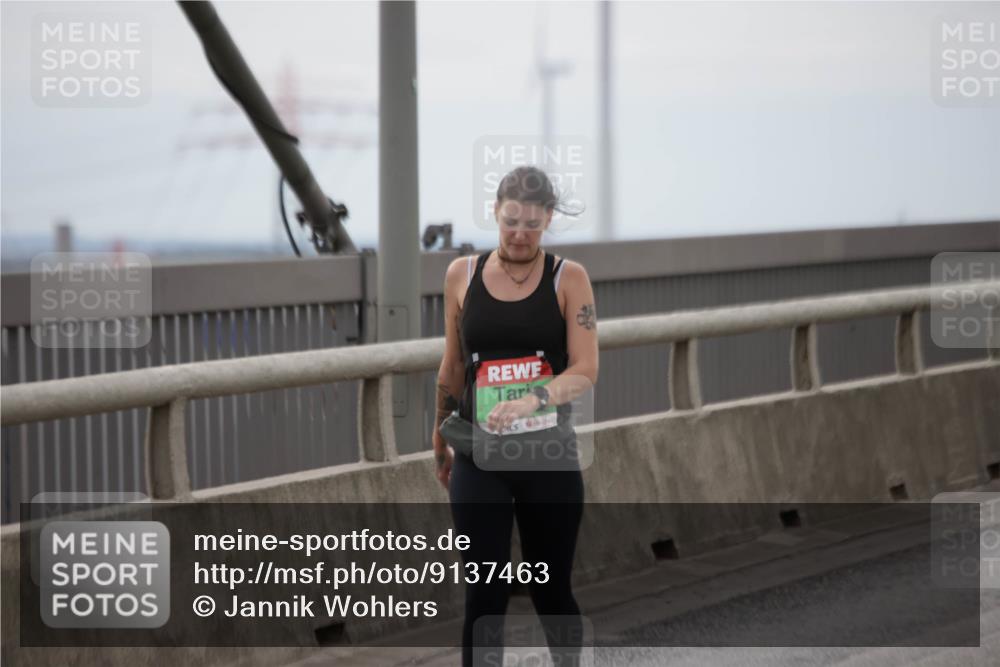 03.10.2025 - Köhlbrandbrückenlauf Jannik Wohlers http://msf.ph/oto/9137463 03.10.2025 16:07:45 Position 1  meine-sportfotos.de