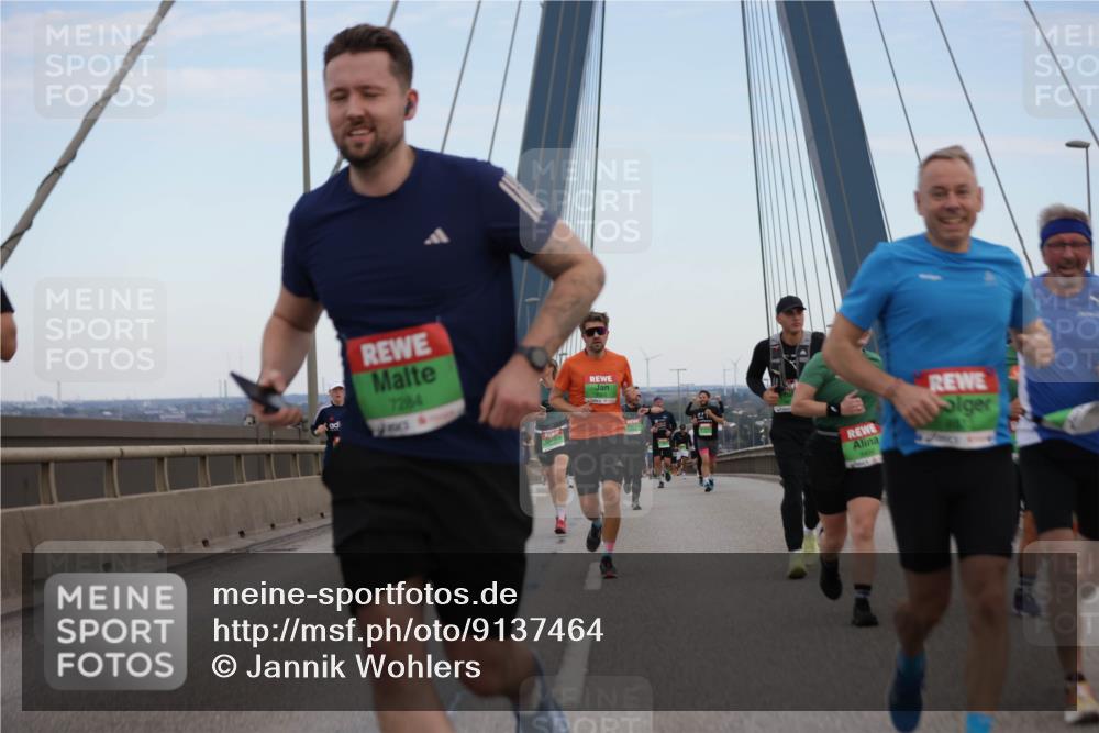 03.10.2025 - Köhlbrandbrückenlauf Jannik Wohlers http://msf.ph/oto/9137464 03.10.2025 15:25:05 Position 1 7284 meine-sportfotos.de