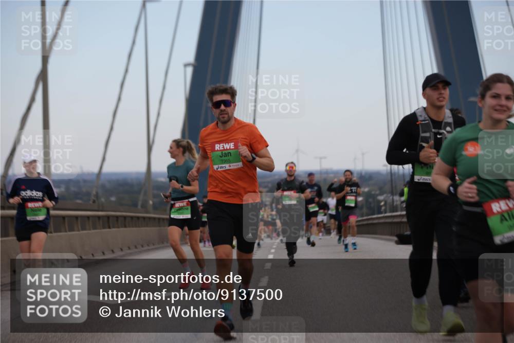 03.10.2025 - Köhlbrandbrückenlauf Jannik Wohlers http://msf.ph/oto/9137500 03.10.2025 15:25:06 Position 1 7365 meine-sportfotos.de