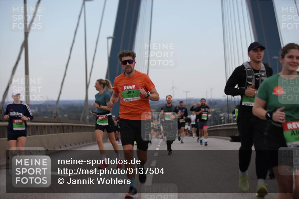 03.10.2025 - Köhlbrandbrückenlauf Jannik Wohlers http://msf.ph/oto/9137504 03.10.2025 15:25:07 Position 1 7365 meine-sportfotos.de