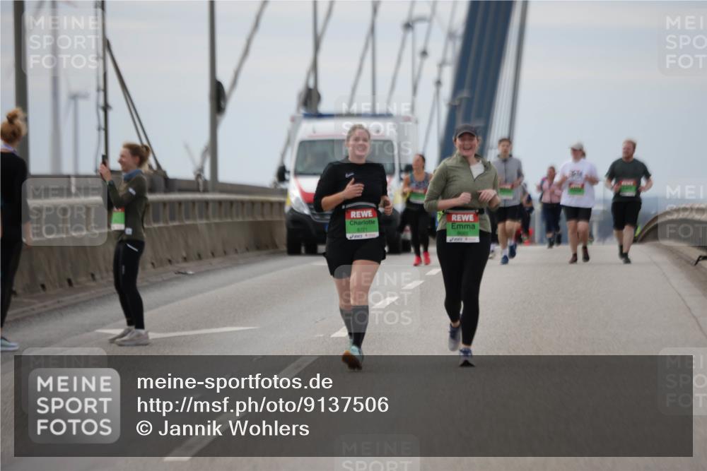 03.10.2025 - Köhlbrandbrückenlauf Jannik Wohlers http://msf.ph/oto/9137506 03.10.2025 16:07:48 Position 1 8721 meine-sportfotos.de