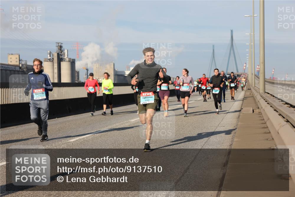03.10.2025 - Köhlbrandbrückenlauf Lena Gebhardt http://msf.ph/oto/9137510 03.10.2025 09:55:22 Position 2 3162 meine-sportfotos.de