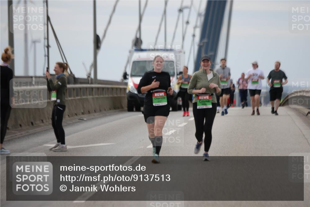 03.10.2025 - Köhlbrandbrückenlauf Jannik Wohlers http://msf.ph/oto/9137513 03.10.2025 16:07:48 Position 1 8721 meine-sportfotos.de