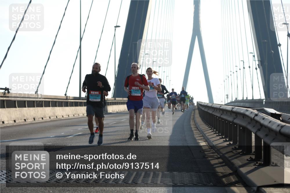 03.10.2025 - Köhlbrandbrückenlauf Yannick Fuchs http://msf.ph/oto/9137514 03.10.2025 08:21:27 Position 2 3193, 3491 meine-sportfotos.de