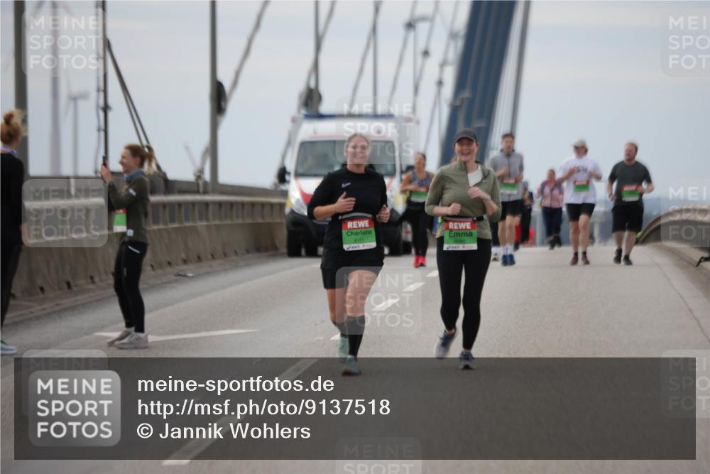 03.10.2025 - Köhlbrandbrückenlauf Jannik Wohlers http://msf.ph/oto/9137518 03.10.2025 16:07:49 Position 1 8721 meine-sportfotos.de