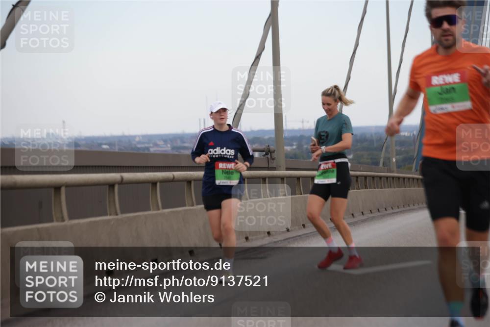03.10.2025 - Köhlbrandbrückenlauf Jannik Wohlers http://msf.ph/oto/9137521 03.10.2025 15:25:07 Position 1  meine-sportfotos.de