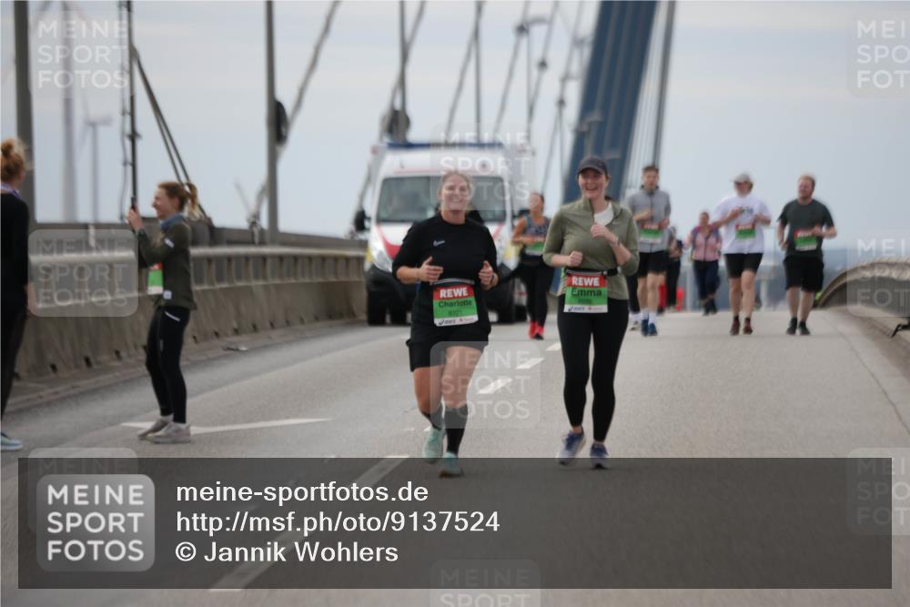 03.10.2025 - Köhlbrandbrückenlauf Jannik Wohlers http://msf.ph/oto/9137524 03.10.2025 16:07:49 Position 1 8721 meine-sportfotos.de